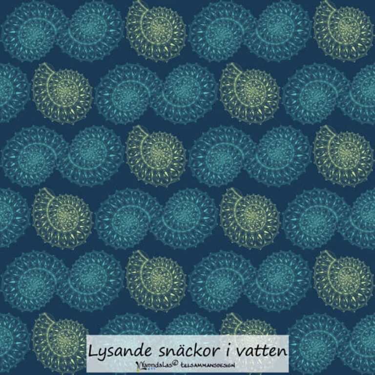Lysande snäckor i vatten